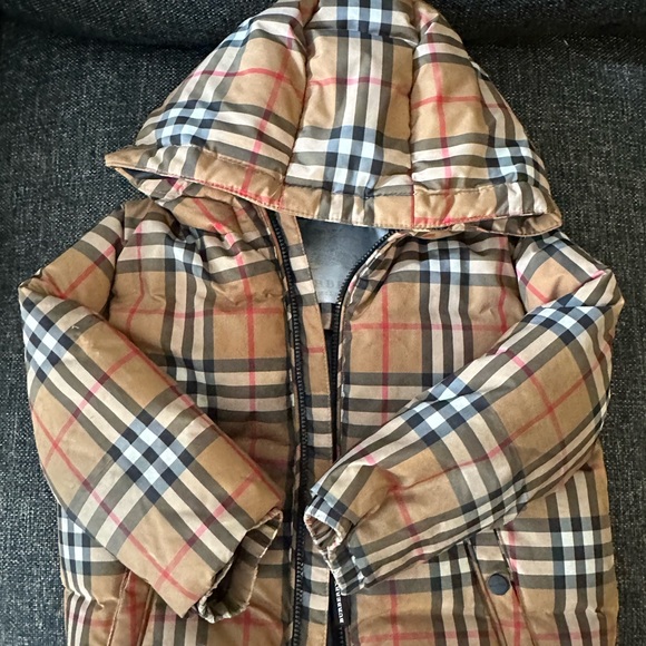 Burberry Puffer Jacket 3T - Picture 3 of 5